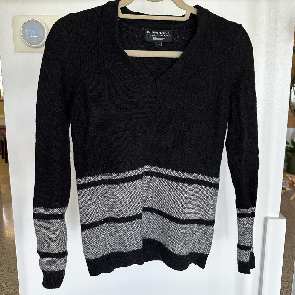 Banana Republic With Fine Italian Yarn by Filpucci V-Neck sweater